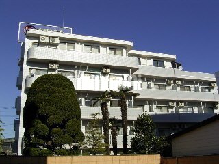 建物外観　５階建てのマンション。