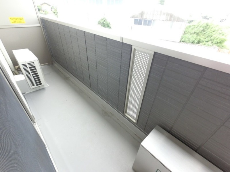 バルコニー　図面と現状に相違がある場合には現状を優先