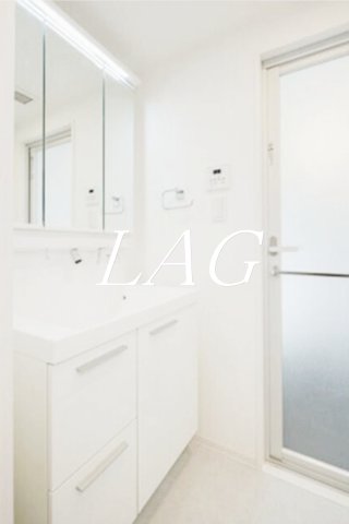 洗面設備　独立洗面台です。