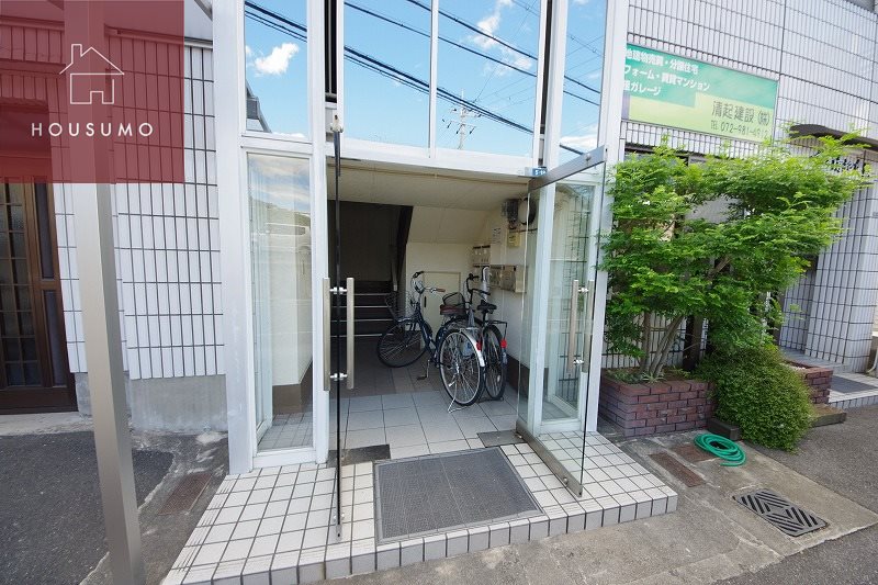 エントランス　ゆとりのあるエントランスです