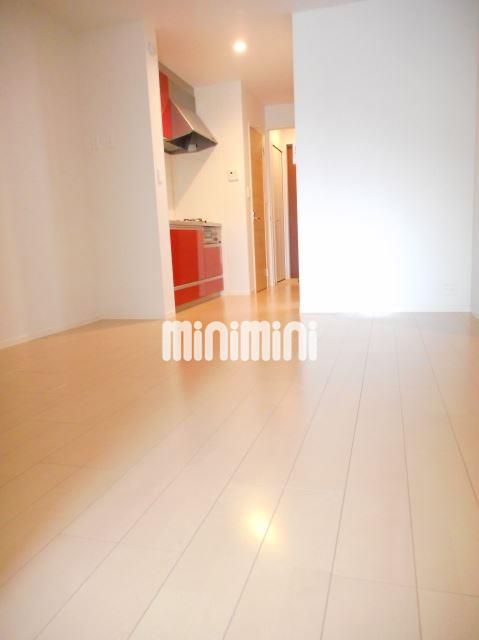 居室・リビング　広いリビングで新生活