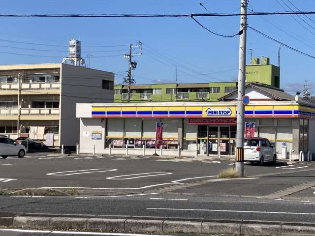 コンビニ　ミニストップ岐阜西鏡島店（コンビニ）まで443m