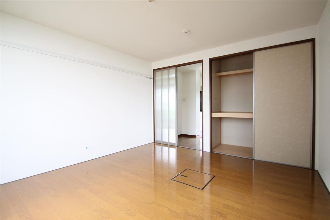 収納　押入れタイプの収納あり