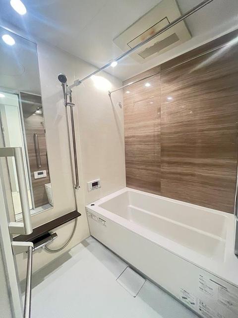 バス・シャワールーム　浴室乾燥機付バスルーム