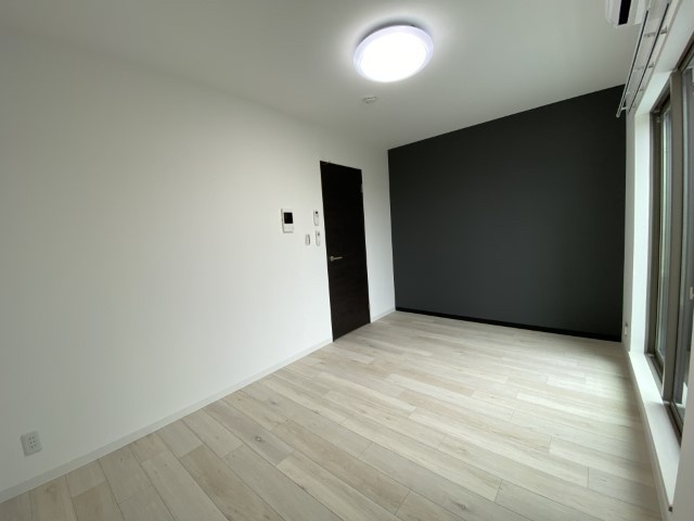 居室・リビング　別部屋参考写真となります