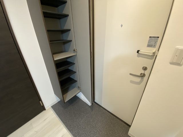 玄関　別部屋参考写真となります