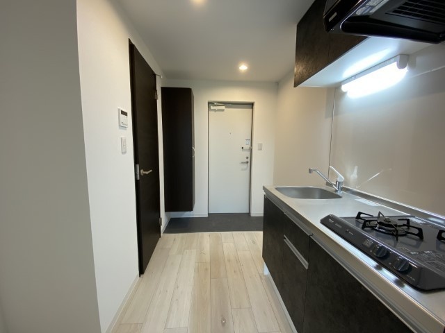 キッチン　別部屋参考写真となります