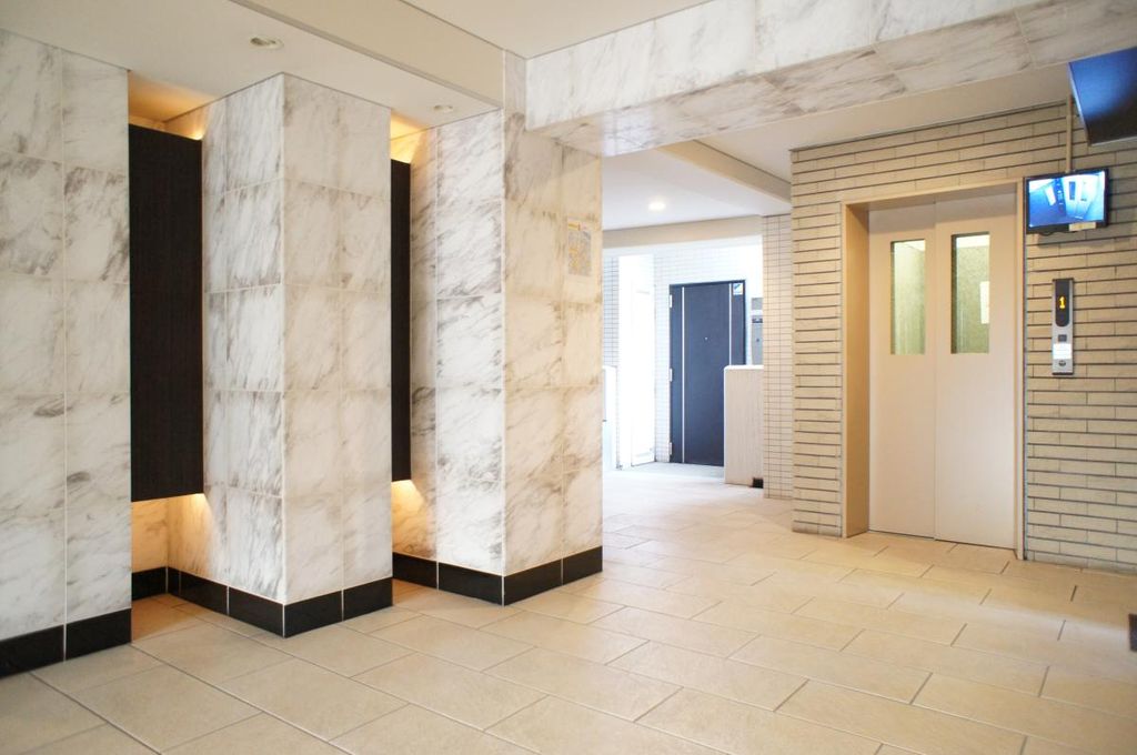 エントランス　エントランス