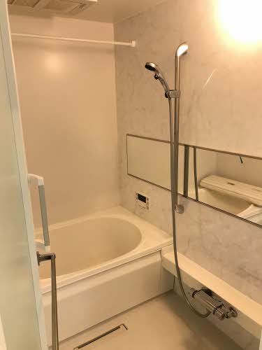 バス・シャワールーム　浴室