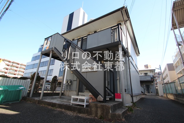 建物外観　周辺は閑静な住宅街ですので落ち着いた住環境です！