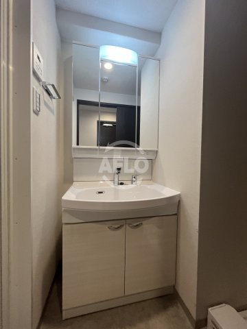 洗面設備　ウイルコート大今里西　独立洗面台