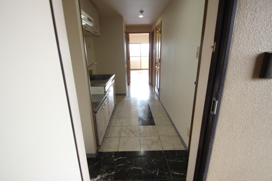 玄関　※別部屋の写真です