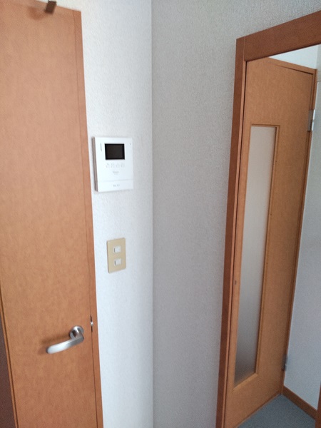 セキュリティ　モニター付きインターホン