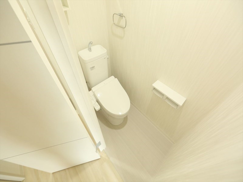 トイレ　温水洗浄暖房便座付トイレ