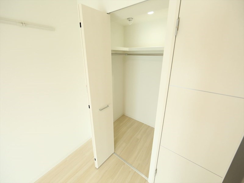 収納　ウォークインクローゼット（収納充実してます）