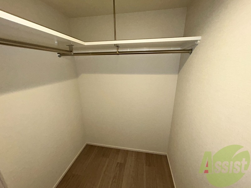 収納　各部屋にクローゼットがあり衣服や荷物をしまっておけます。