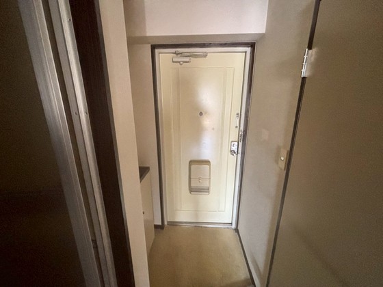 玄関　※別部屋の写真です