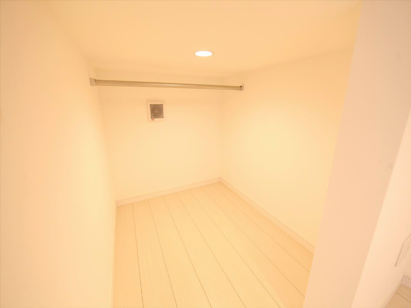 収納　ウォークインクローゼット（収納充実してます）