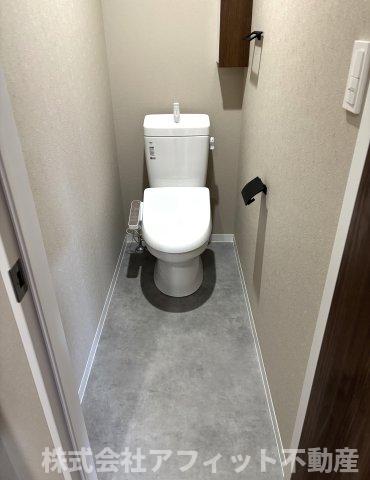 トイレ　温水洗浄暖房便座