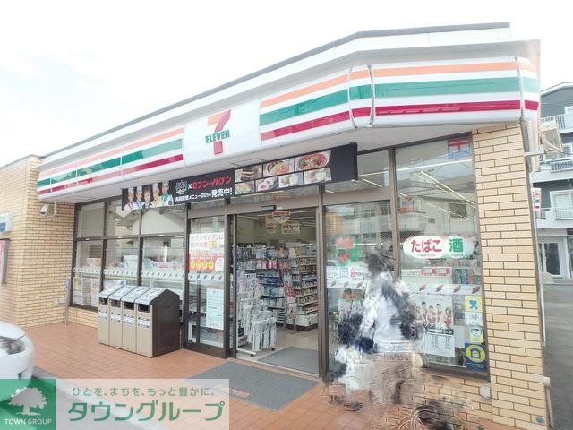 コンビニ　セブンイレブン横浜日吉本町駅前店（コンビニ）まで719m
