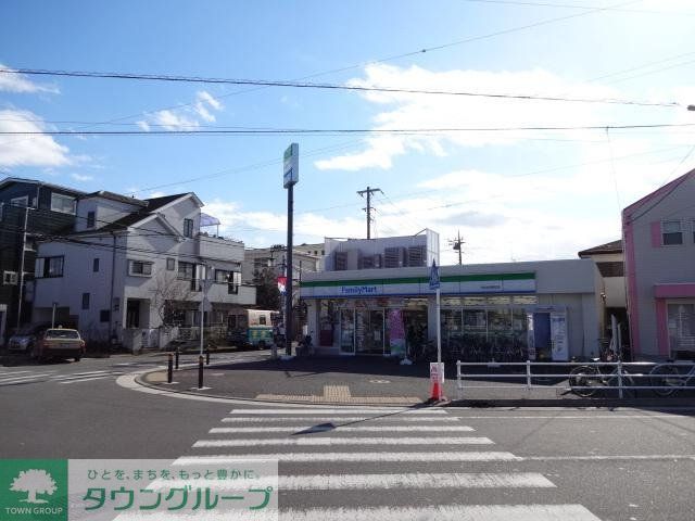 コンビニ　ファミリーマート日吉本町駅前店（コンビニ）まで570m