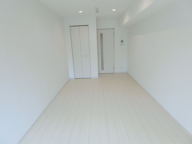 居室・リビング　★洋室8.4帖★