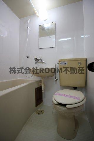 バス・シャワールーム　コンパクトで使いやすいお風呂です