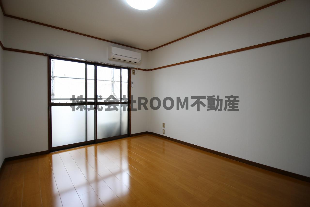 その他部屋・スペース　広くて明るい寝室