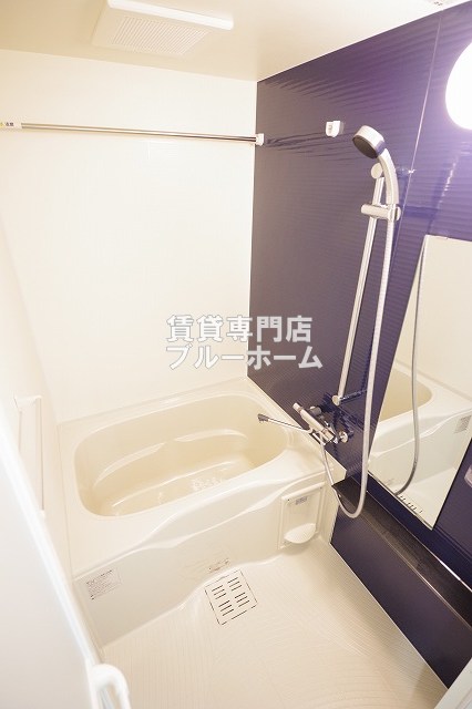 バス・シャワールーム　ピカピカのお風呂！