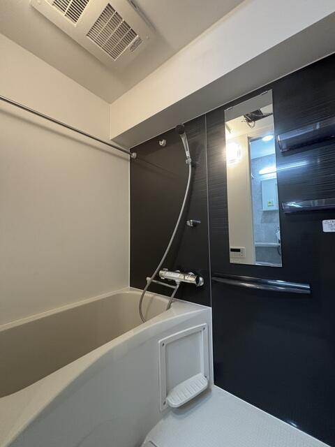 バス・シャワールーム　広々したバス空間?