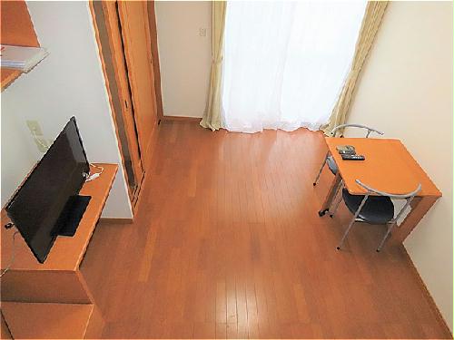 居室・リビング　ベッド上からのアングルです