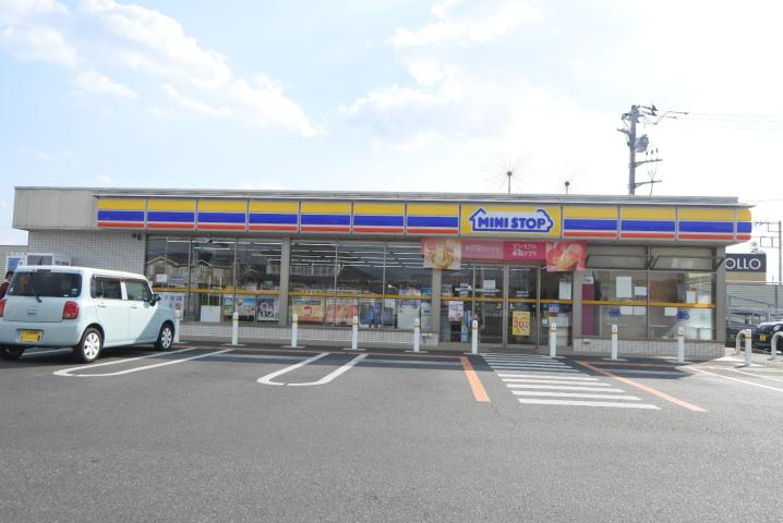 コンビニ　ミニストップ土浦神立中央店（コンビニ）まで1305m