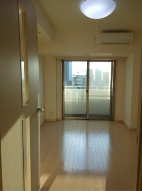 居室・リビング　室内