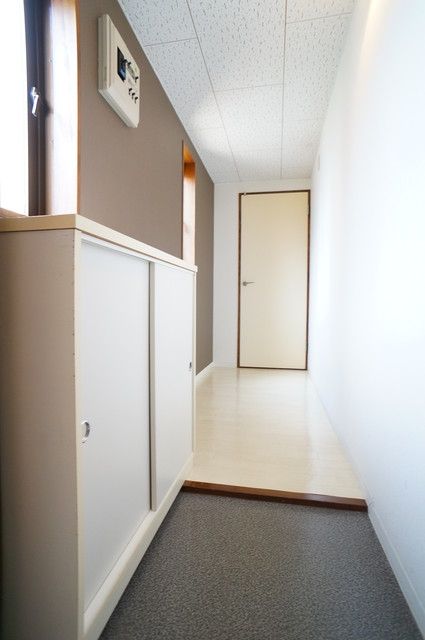 玄関　広い玄関ホールです。