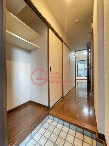 玄関　【３０６号室実写真】シンプルで使いやすい玄関です