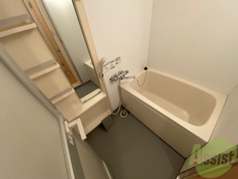 バス・シャワールーム　お風呂になります。一日の疲れを癒してくださいね。