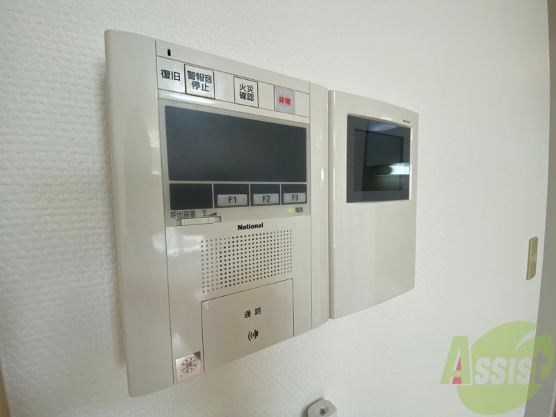 セキュリティ　ＴＶモニター付インターホンです。来客者の顔が見えるので安心！