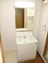 洗面設備　便利な独立洗面台です。