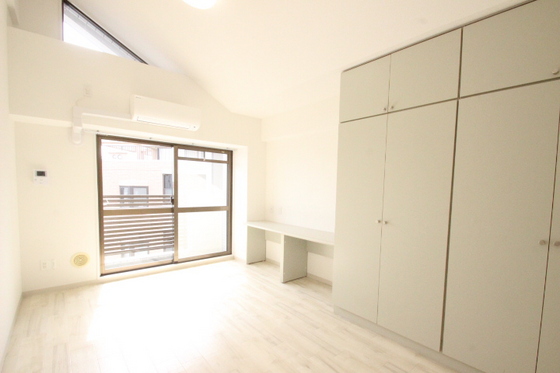 居室・リビング　※別部屋の写真です