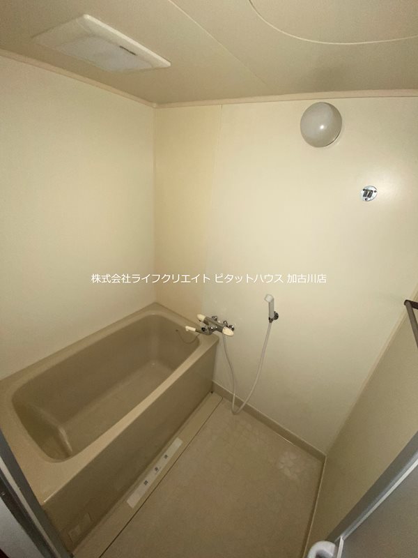 バス・シャワールーム　写真は別室