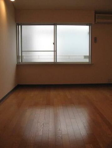 居室・リビング　ゆったり過ごせる居間です