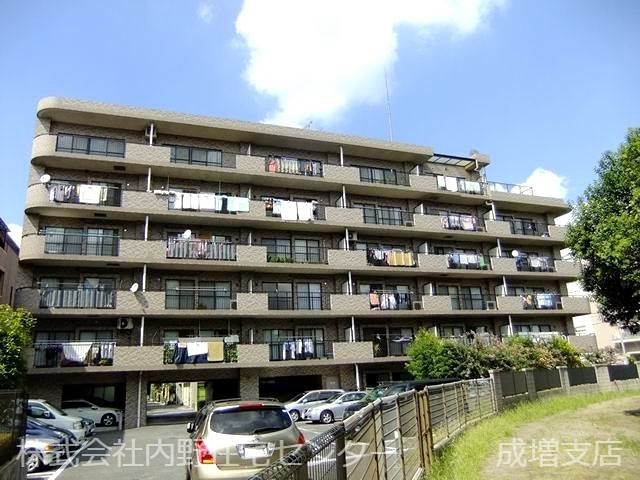 建物外観　南側から見た外観