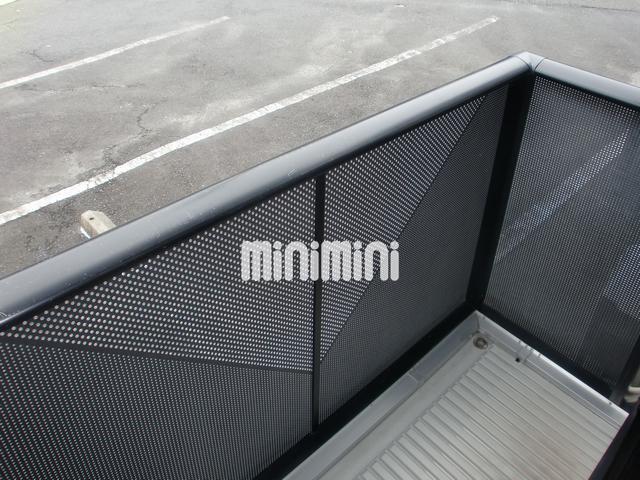 バルコニー　ベランダあります。