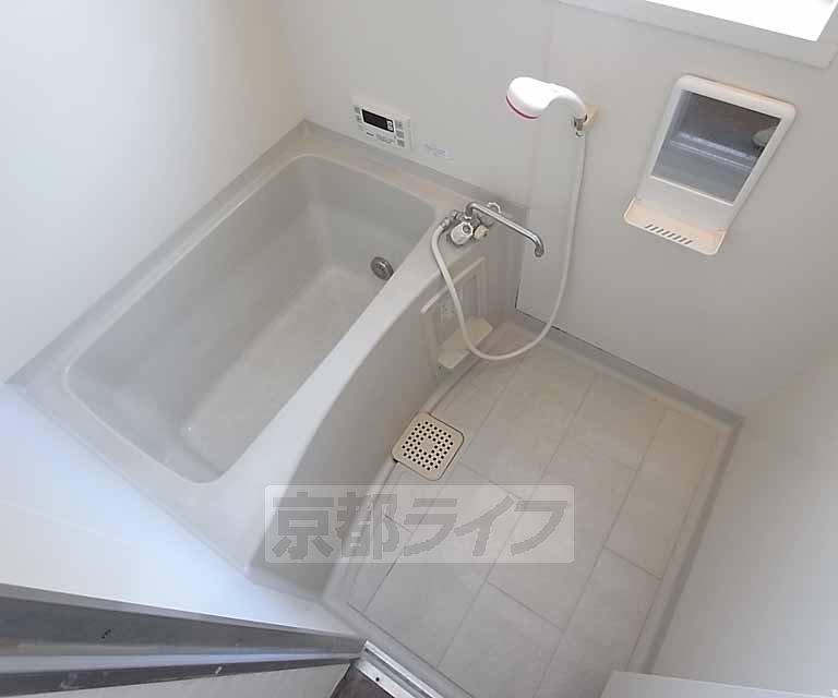 バス・シャワールーム　ゆったり浸かれます。