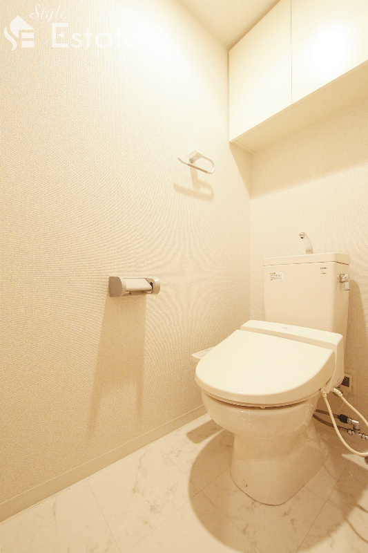 トイレ　トイレ　温水洗浄便座付き