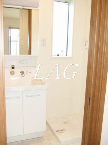 洗面設備　独立洗面台です。