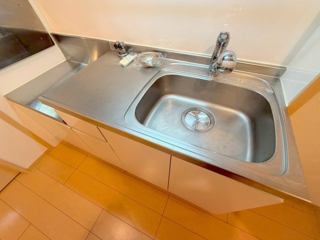 キッチン　あなたの好みに合わせたコンロを置いてくださいね。