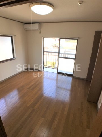 居室・リビング　こちらのリビングで趣味の時間をお楽しみください 同型タイプ