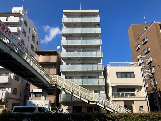 建物外観　築浅マンションで設備充実