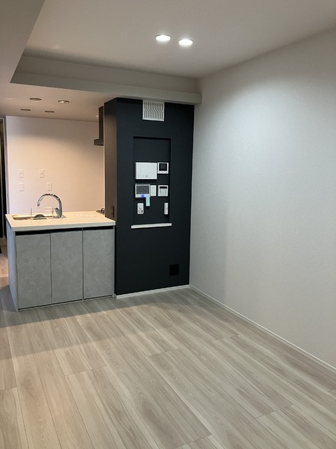 居室・リビング　３０３号室　ＬＤＫ